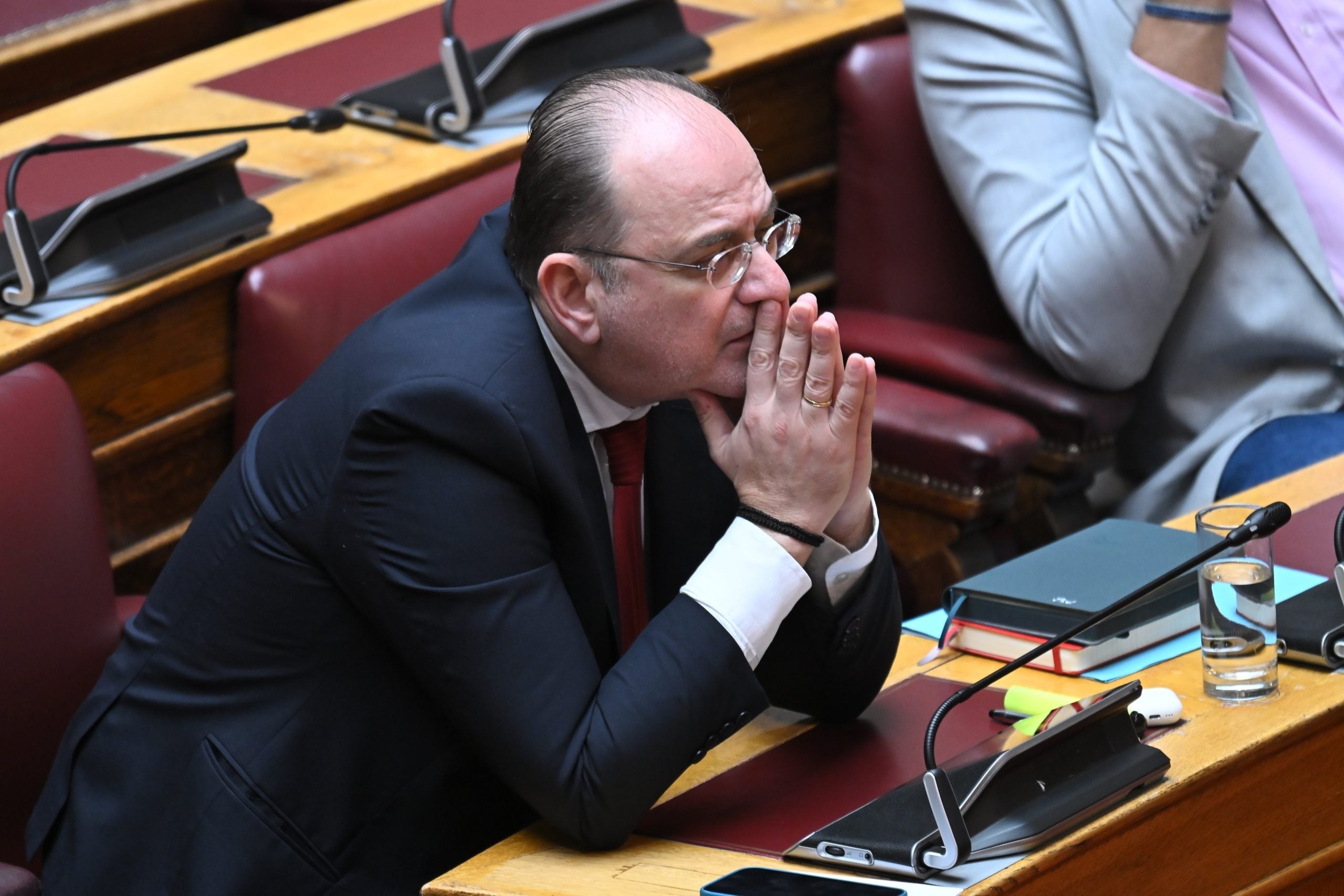 ΠΑΣΟΚ κατά Λαζαρίδη: Να τον χαίρεται η ΝΔ – Με την επανειλημμένη αφωνία της επικροτεί αυτό το πολιτικό ύφος και ήθος