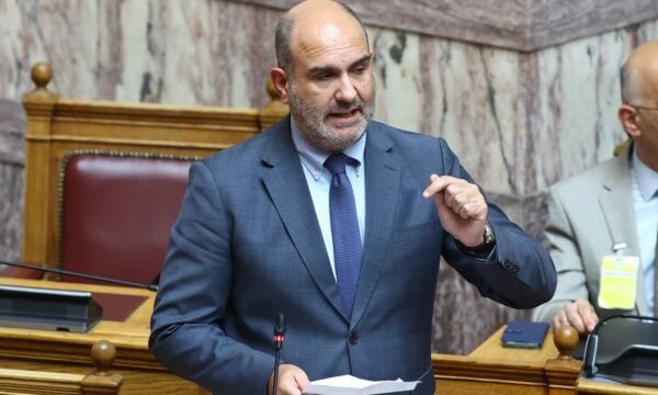 Μαρκόπουλος για την επιδότηση της αμόλυβδης: «Δεν υπάρχουν μαγικές λύσεις» – Πυρά από την αντιπολίτευση