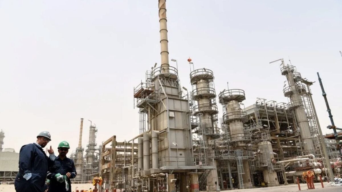 Η ExxonMobil κατέγραψε άλμα κερδών στο γ’ τρίμηνο με ώθηση από τα διυλιστήρια και κατέβαλε 4,3 δισ. δολάρια σε μερίσματα 1 Η ExxonMobil κατέγραψε άλμα κερδών στο γ’ τρίμηνο με ώθηση από τα διυλιστήρια και κατέβαλε 4,3 δισ. δολάρια σε μερίσματα