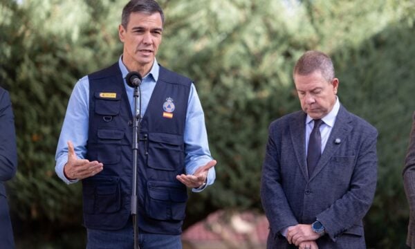 Ισπανία: Ο Σάντσεθ παραδέχεται ότι «Έχει κλονιστεί η εμπιστοσύνη στα τρένα υψηλής ταχύτητας» μετά την τραγωδία με 69 νεκρούς