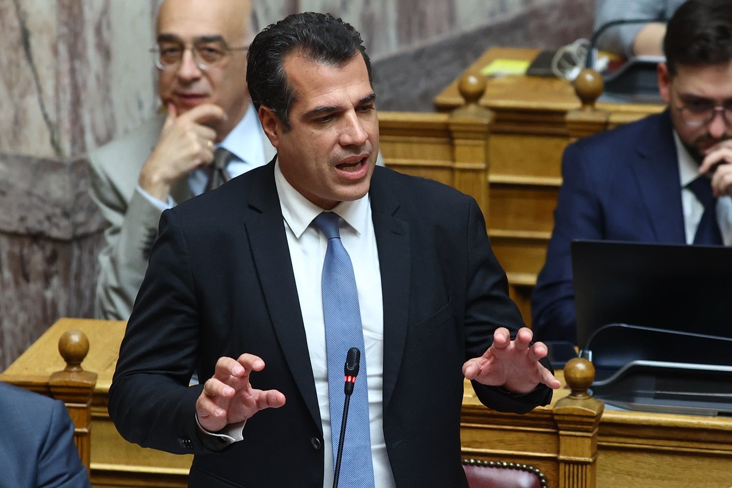 Βουλή: Ο Θανάσης Πλεύρης προωθεί με τροπολογία δομή φιλοξενίας μεταναστών στο Ηράκλειο – Η απάντηση της αντιπολίτευσης