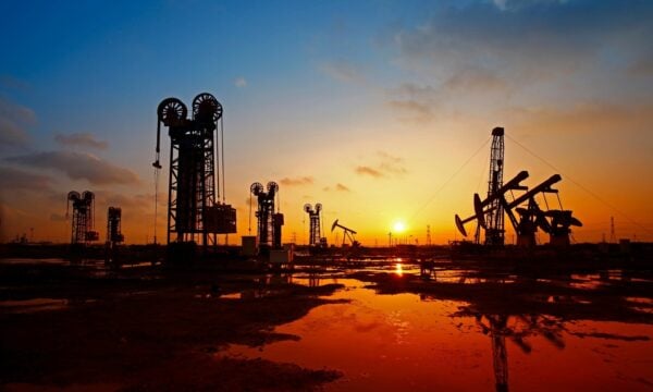 Brent στα 115 δολάρια και φυσικό αέριο πάνω από 95 ευρώ – Ελπίδες να αποφευχθεί νέο κύμα έντασης στο Ιράν