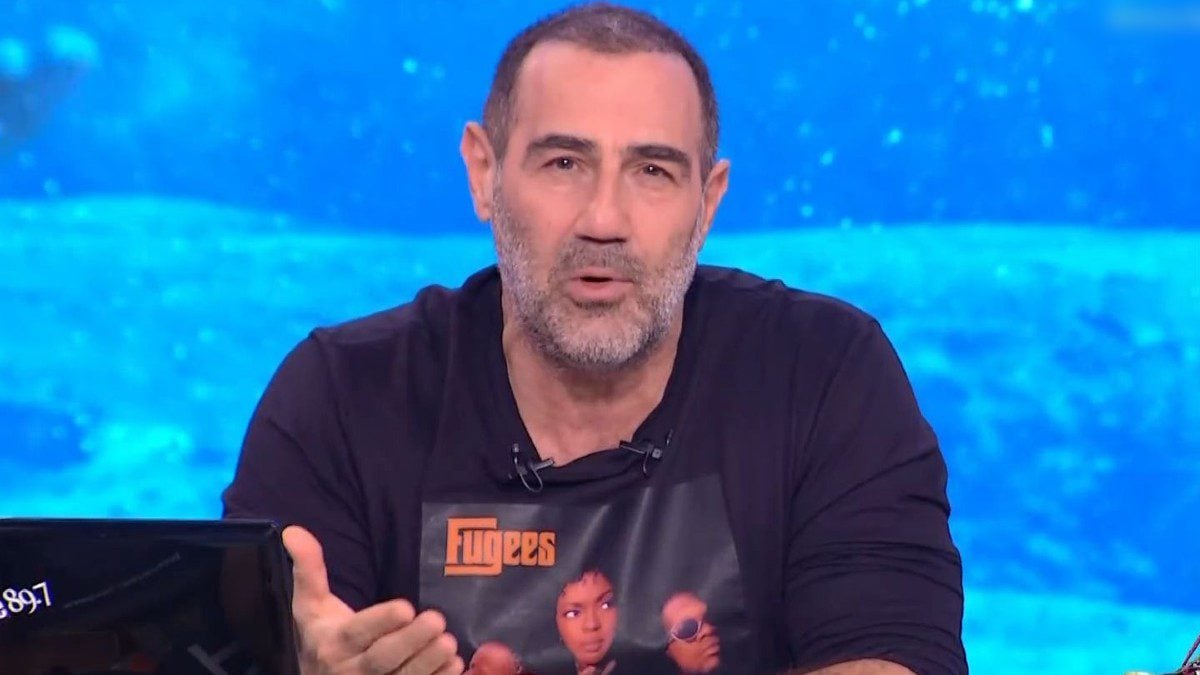 Λάκης Λαζόπουλος: Αιχμές κατά του ΑΝΤ1 μετά το τέλος των Ράδιο Αρβύλα – «Ελπίζω αύριο ο Λιάγκας να σηκώσει το λάβαρο της επανάστασης» 9 Ο Αντώνης Κανάκης στο Ράδιο Αρβύλα