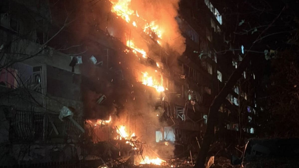 Ουκρανία: Ένας νεκρός και 17 τραυματίες από ρωσικό πλήγμα στο Κίεβο – Ζελένσκι: Δεν υπήρξε προειδοποίηση από τους συμμάχους 1 Ουκρανία: Ένας νεκρός και 17 τραυματίες από ρωσικό πλήγμα στο Κίεβο – Ζελένσκι: Δεν υπήρξε προειδοποίηση από τους συμμάχους
