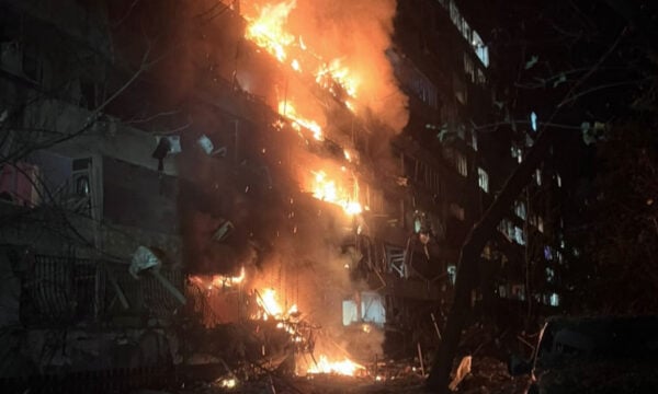 Ουκρανία: Ένας νεκρός και 17 τραυματίες από ρωσικό πλήγμα στο Κίεβο – Ζελένσκι: Δεν υπήρξε προειδοποίηση από τους συμμάχους
