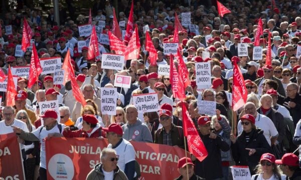 Ισπανία: Έως 50.000 άνθρωποι διαδήλωσαν στη Μαδρίτη για τις συντάξεις και την προσιτή στέγη