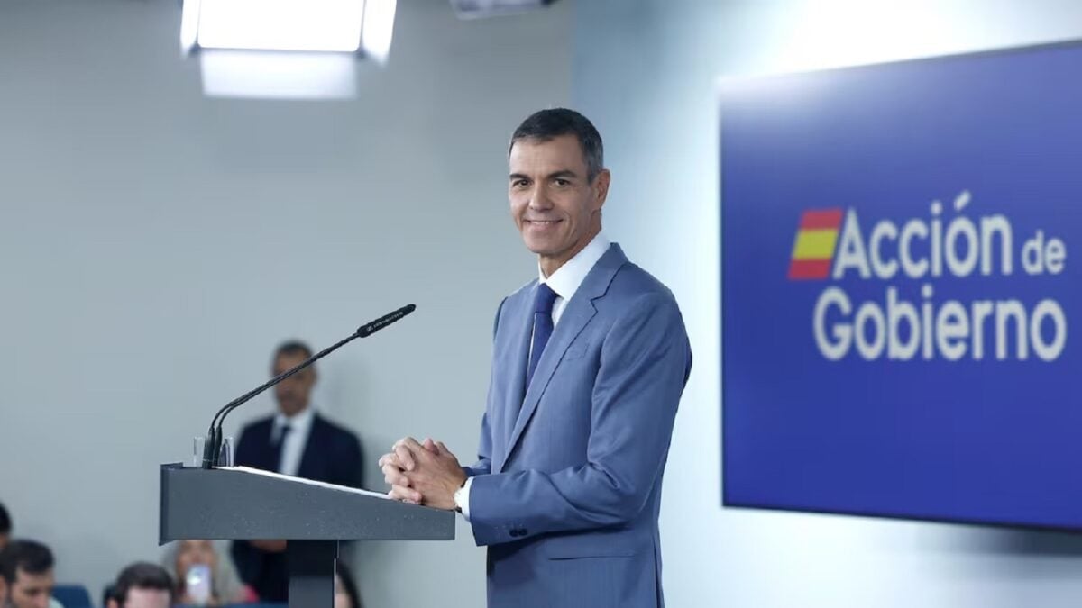Ισπανία: Ο Σάντσεθ υπέγραψε δύο διατάγματα κατά των εξώσεων στα πρότυπα της πρότασης Μαρίμεν 1 Ισπανία: Ο Σάντσεθ υπέγραψε δύο διατάγματα κατά των εξώσεων στα πρότυπα της πρότασης Μαρίμεν