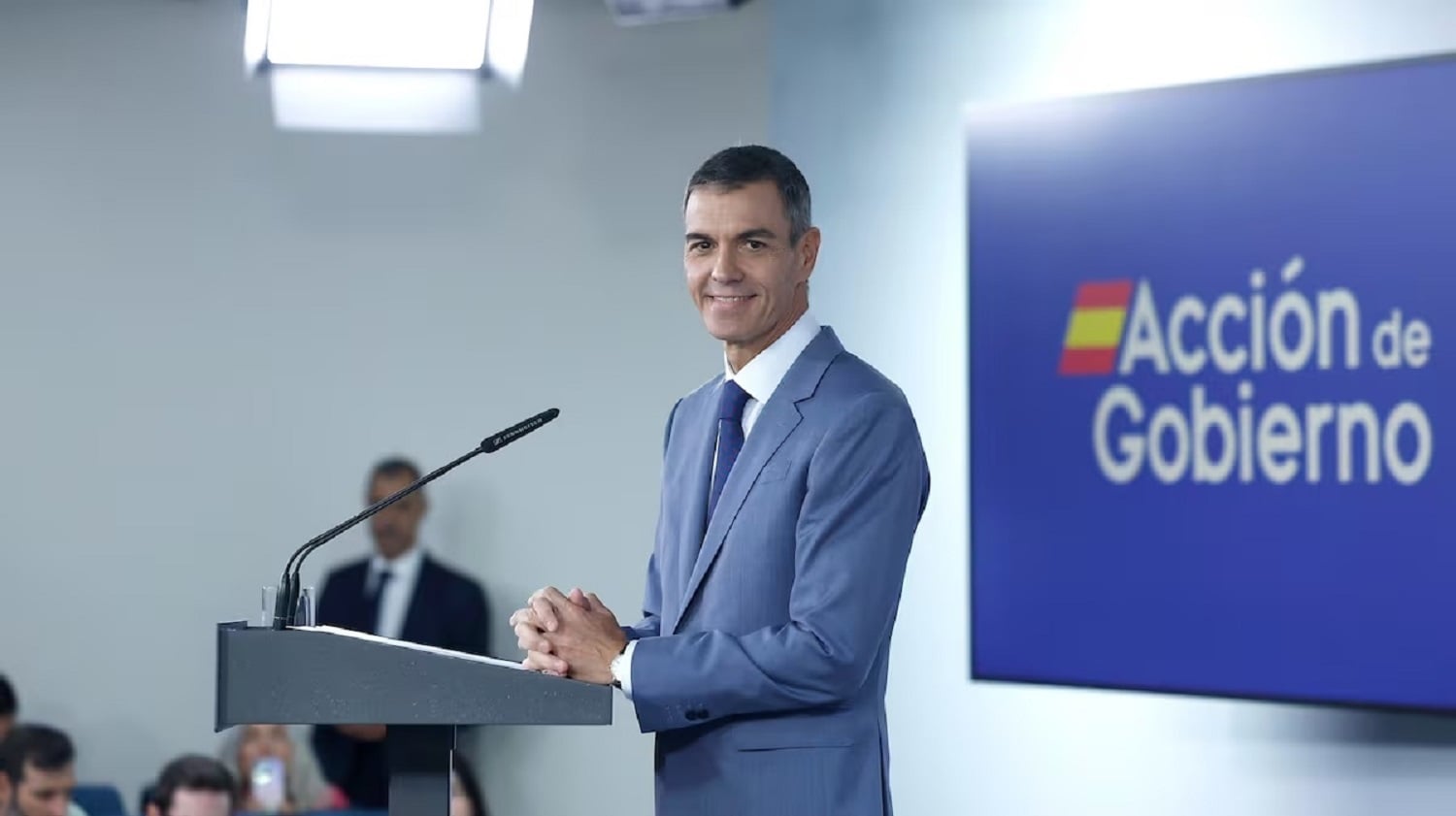 Ισπανία: Ο Σάντσεθ υπέγραψε δύο διατάγματα κατά των εξώσεων στα πρότυπα της πρότασης Μαρίμεν