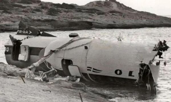 Σαν σήμερα το 1972: Η συντριβή της Ολυμπιακής στη Βούλα με 37 νεκρούς