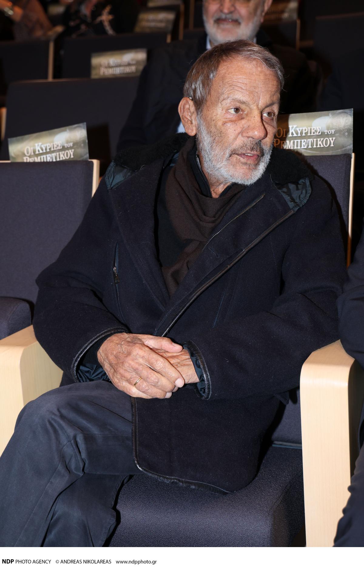 Σταύρος Ξαρχάκος: Στα δικαστήρια για το «Ρεμπέτικο» – Η αγωγή της κληρονόμου του Νίκου Γκάτσου 11 Σταύρος Ξαρχάκος