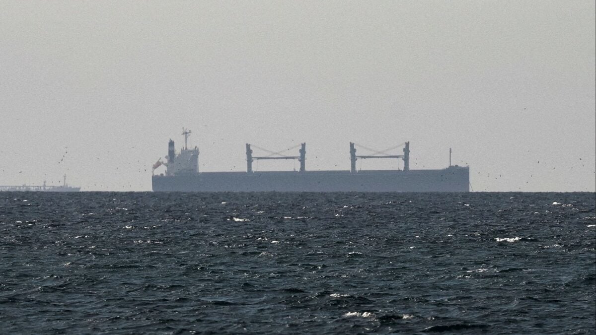 Στενά του Ορμούζ: Πλοίο φλέγεται ανοιχτά του Ομάν – Αναφορές ότι τρία δεξαμενόπλοια χτύπησαν σε νάρκες 1 Στενά του Ορμούζ: Πλοίο φλέγεται ανοιχτά του Ομάν – Αναφορές ότι τρία δεξαμενόπλοια χτύπησαν σε νάρκες