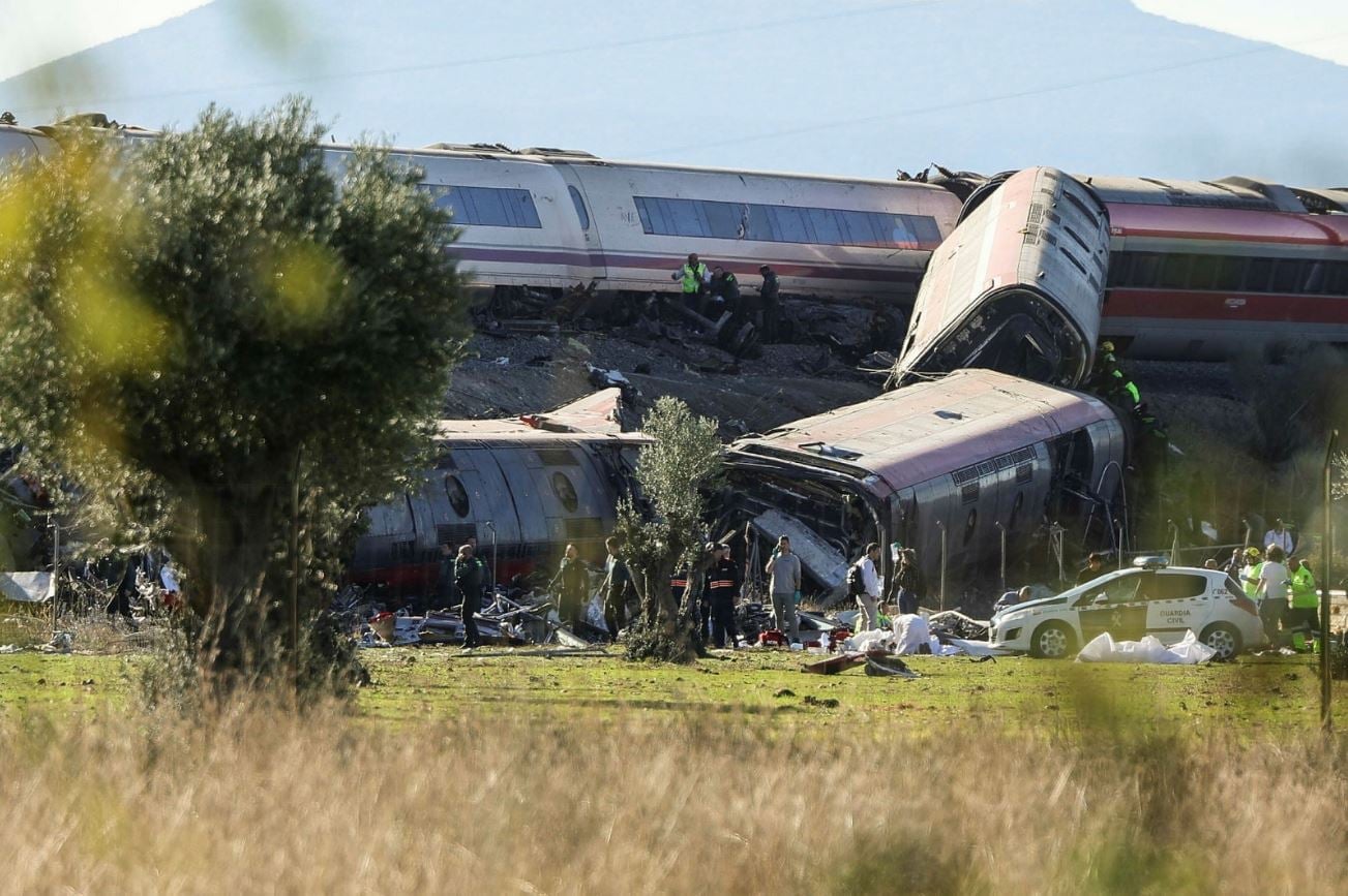 Σιδηροδρομική τραγωδία στην Ισπανία: Οι έρευνες εξετάζουν βλάβη στο σύστημα ασφαλείας και πιθανό ανθρώπινο λάθος 8 Φωτογραφία: EL PAÍS