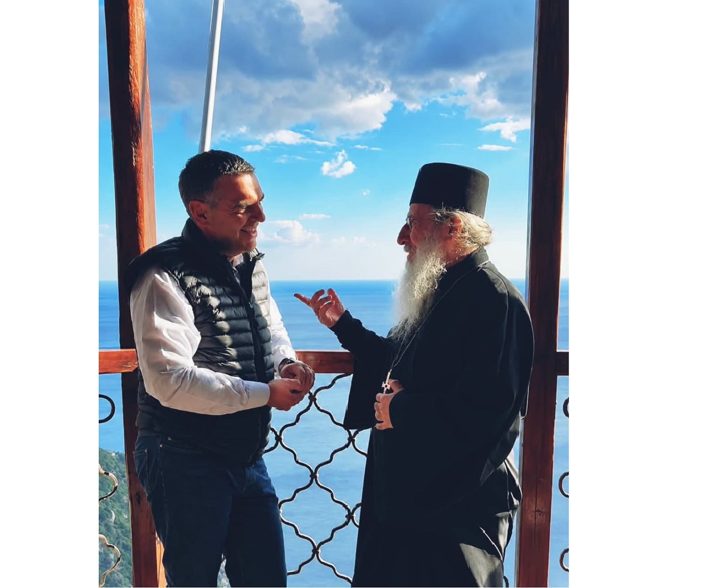 Άγιο Όρος: Ο Αλέξης Τσίπρας μοιράστηκε την επίσκεψή του – «Ψέλνεις στη Σιμωνόπετρα και ακούγεται στον Άδη…»
