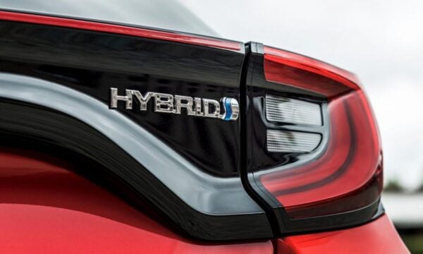 Toyota: Νέα υβριδικά μοντέλα με μειωμένη κατανάλωση κατά 15%