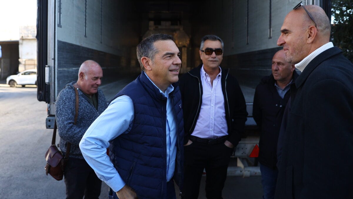 Τσίπρας: Τα υπερπλεονάσματα είναι κυβερνητική επιλογή για εξαγορά ψήφων – Συνάντηση με εκπροσώπους μεταφορικών εταιρειών 1 Τσίπρας: Τα υπερπλεονάσματα είναι κυβερνητική επιλογή για εξαγορά ψήφων – Συνάντηση με εκπροσώπους μεταφορικών εταιρειών