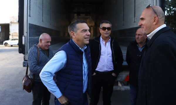 Τσίπρας: Τα υπερπλεονάσματα είναι κυβερνητική επιλογή για εξαγορά ψήφων – Συνάντηση με εκπροσώπους μεταφορικών εταιρειών
