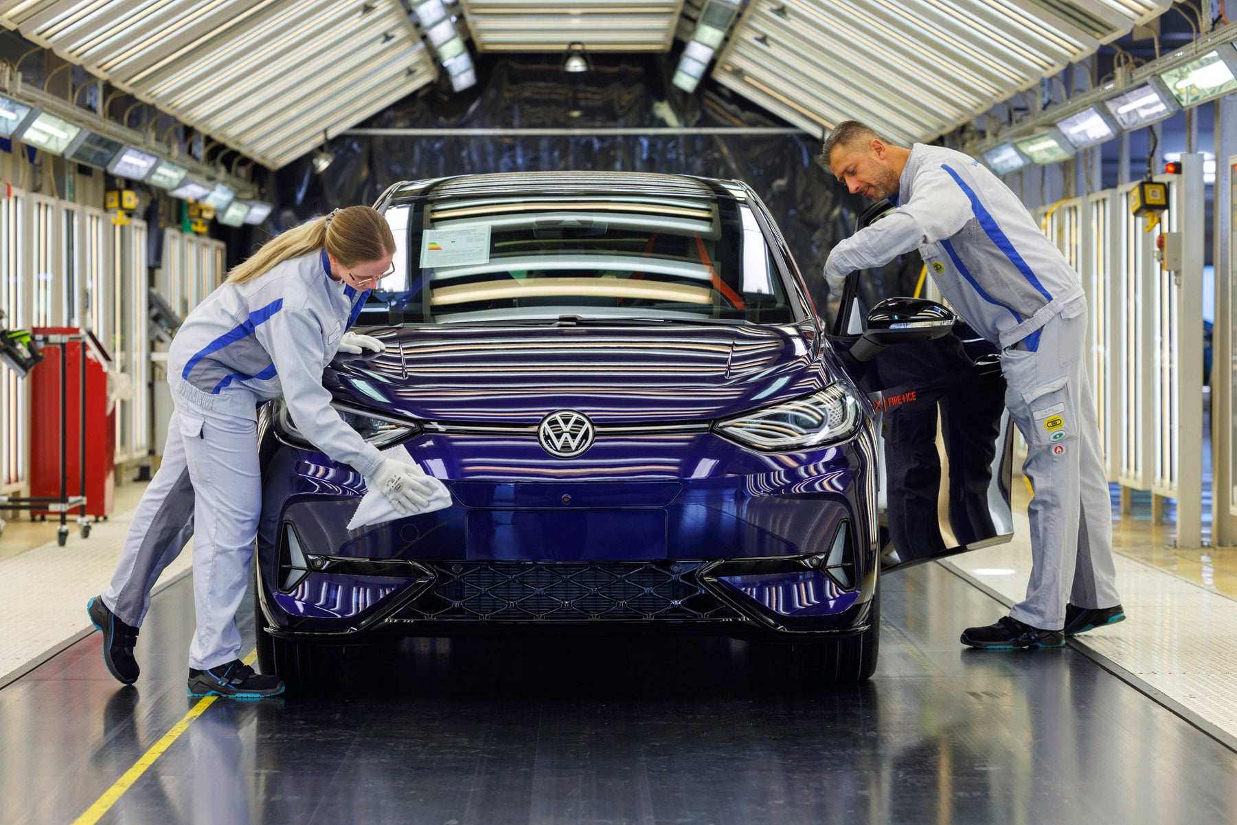 Volkswagen: Τα κέρδη κατέρρευσαν κατά 99% και οι ζημιές έφτασαν τα 5,86 δισ. ευρώ