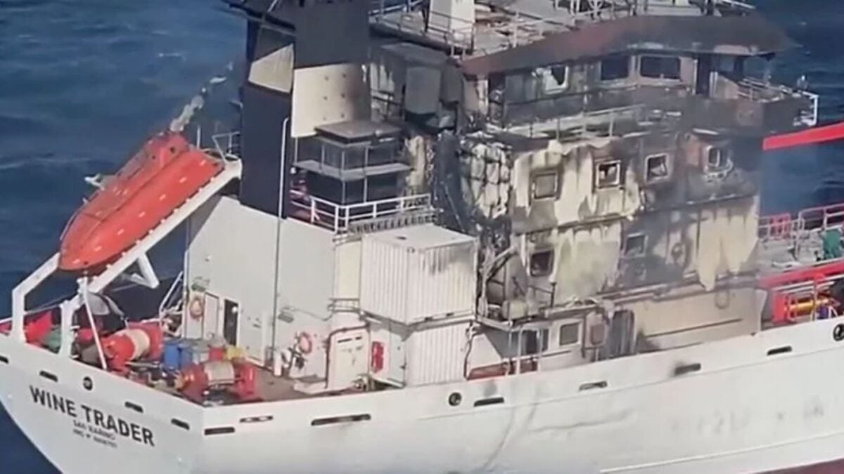 Μαύρη Θάλασσα: Αγνοούνται 7 ναυτικοί μετά τη φωτιά σε τάνκερ – Η ΕΕ θα συζητήσει την επιβολή μορατόριουμ στις επιθέσεις 1 Μαύρη Θάλασσα: Αγνοούνται 7 ναυτικοί μετά τη φωτιά σε τάνκερ – Η ΕΕ θα συζητήσει την επιβολή μορατόριουμ στις επιθέσεις