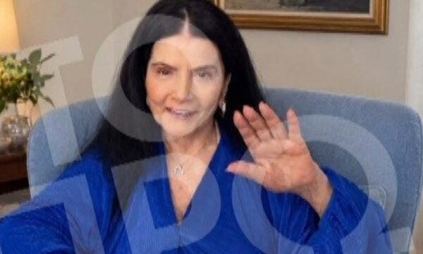 Ζωζώ Σαπουντζάκη: Η συνεργάτιδά της διαψεύδει τα δημοσιεύματα για την υγεία της – Τι ισχύει τελικά