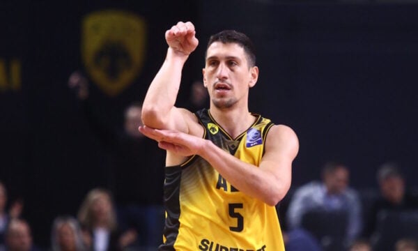 ΑΕΚ – Μύκονος Betsson 84-79: Η Ένωση νίκησε στο θρίλερ της GBL με πρωταγωνιστή τον Λαρεντζάκη