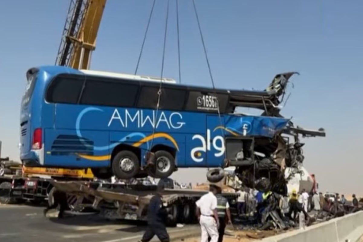 Αίγυπτος: 13 νεκροί και 34 τραυματίες από τη σύγκρουση τουριστικού λεωφορείου με φορτηγό – Βίντεο