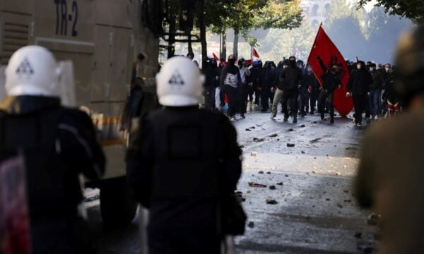 Αλβανία: Η ένταση παραμένει στο «κόκκινο» για έβδομη ημέρα – 61 συλλήψεις και αυστηρό μήνυμα Ράμα στους διαδηλωτές