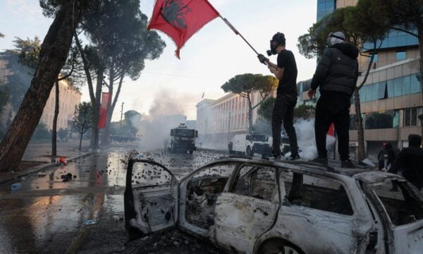Αλβανία: Σήμερα γίνονται τρία νέα συλλαλητήρια στα Τίρανα – Ο Έντι Ράμα επιμένει στον διάλογο
