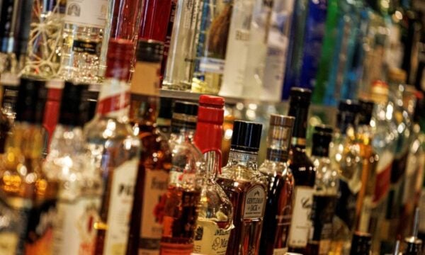 Μελίσσια: Συνελήφθη η υπεύθυνη μπαρ που σέρβιρε αλκοόλ σε ανήλικους