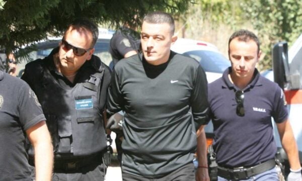 Αλκέτ Ριζάι: Παρίστανε τον αστυνομικό για να διαφύγει από την Ανάβυσσο μετά τους πυροβολισμούς σε μπαρ