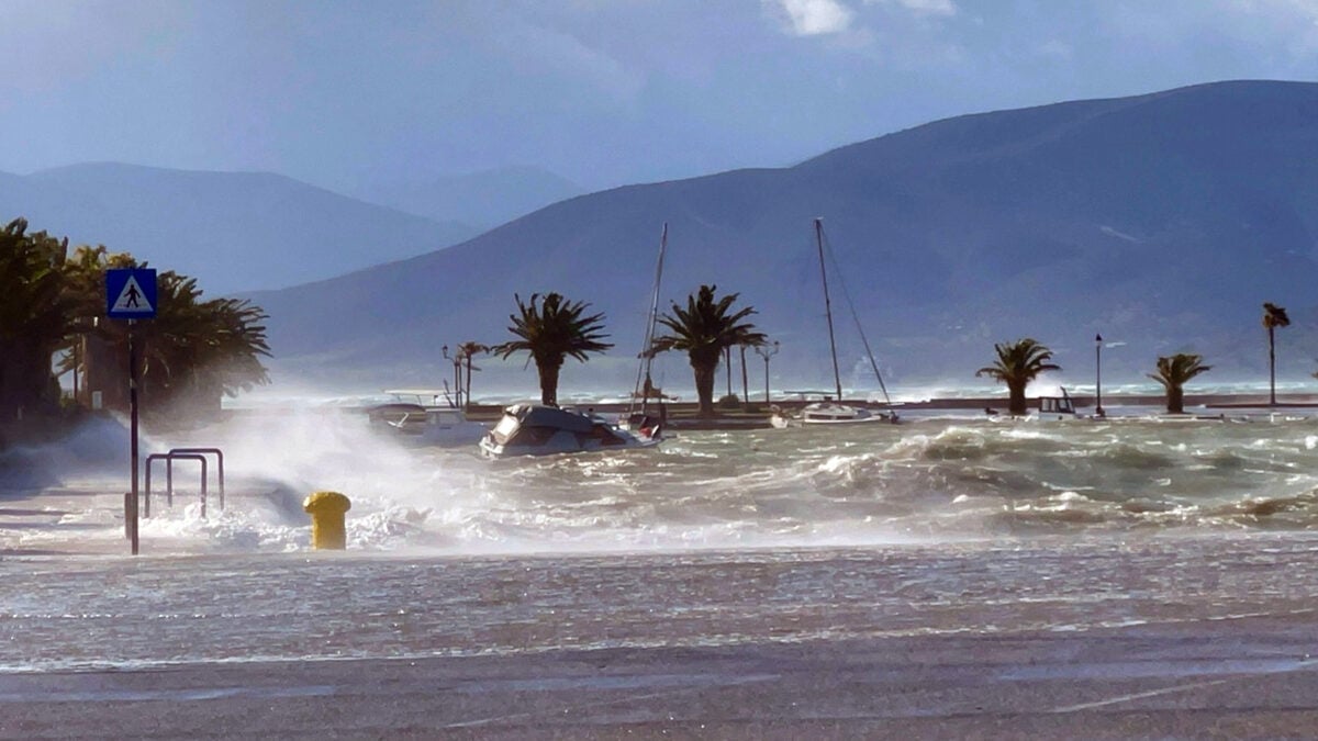 Καιρός σήμερα: Βελτιώνεται την Πέμπτη το σκηνικό – Βροχές και άνεμοι έως 8 μποφόρ 1 Καιρός σήμερα: Βελτιώνεται την Πέμπτη το σκηνικό – Βροχές και άνεμοι έως 8 μποφόρ