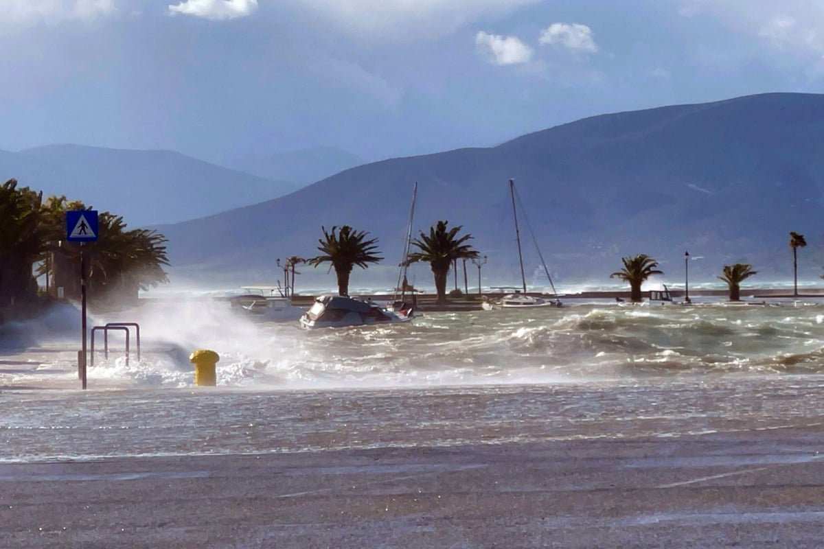 Καιρός σήμερα: Βελτιώνεται την Πέμπτη το σκηνικό – Βροχές και άνεμοι έως 8 μποφόρ