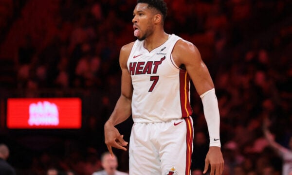 Χιτ – Μάβερικς 109-113: Το Μαϊάμι έχασε ξανά στο NBA, παρά το triple double του Γιάννη Αντετοκούνμπο