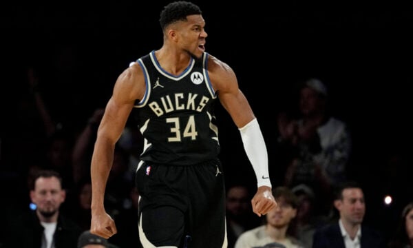 Γιάννης Αντετοκούνμπο: Ιστορικό triple double στη νίκη των Χιτ με 145-125 επί των Πέισερς για το NBA Cup
