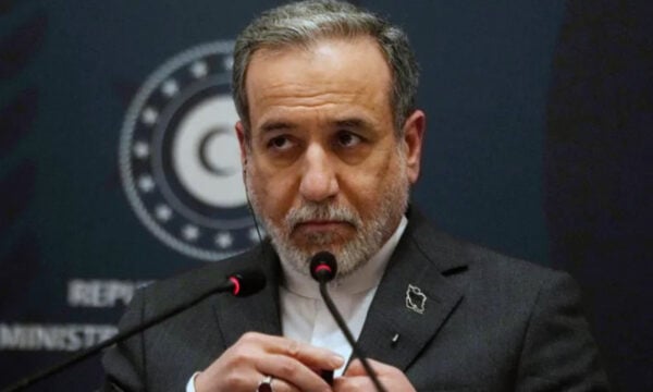 Αραγτσί: Απορρίπτει ότι το Ιράν εμπλέκεται στο περιστατικό στη RAF Fairford – «Ψάχνετε προς λανθασμένη κατεύθυνση»