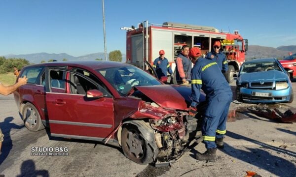 Αργολίδα: Τέσσερις τραυματίες, ανάμεσά τους νήπιο, σε σφοδρή σύγκρουση αυτοκινήτων – Στο νοσοκομείο