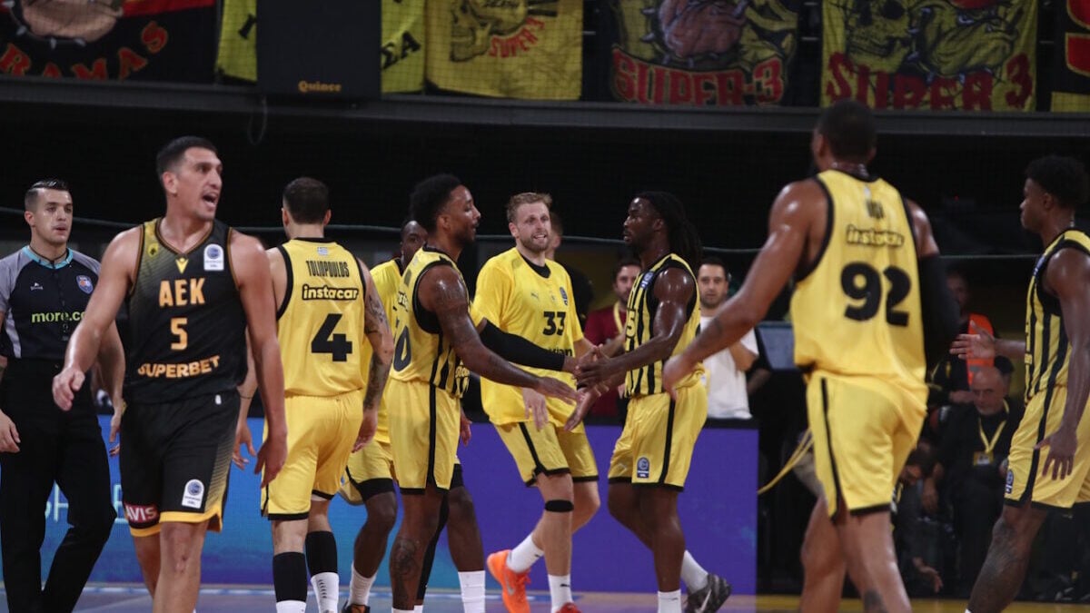 Άρης – ΑΕΚ 88-58: Κυριάρχησε με τον Μόργκαν στη Θεσσαλονίκη και πανηγύρισε την πρώτη του φετινή νίκη στη GBL 1 Άρης – ΑΕΚ 88-58: Κυριάρχησε με τον Μόργκαν στη Θεσσαλονίκη και πανηγύρισε την πρώτη του φετινή νίκη στη GBL