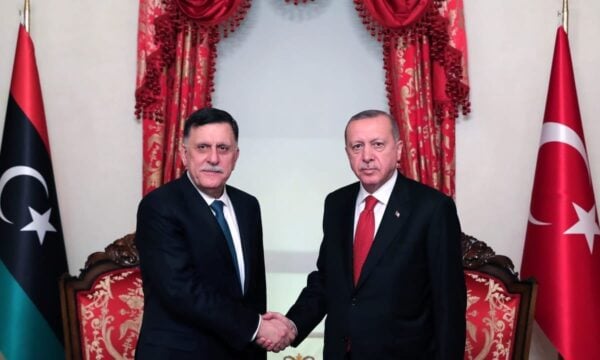 Jerusalem Post: Αίγυπτος, Μπαχρέιν και ΗΑΕ στηρίζουν την Ελλάδα για τη συμφωνία Τουρκίας-Λιβύης