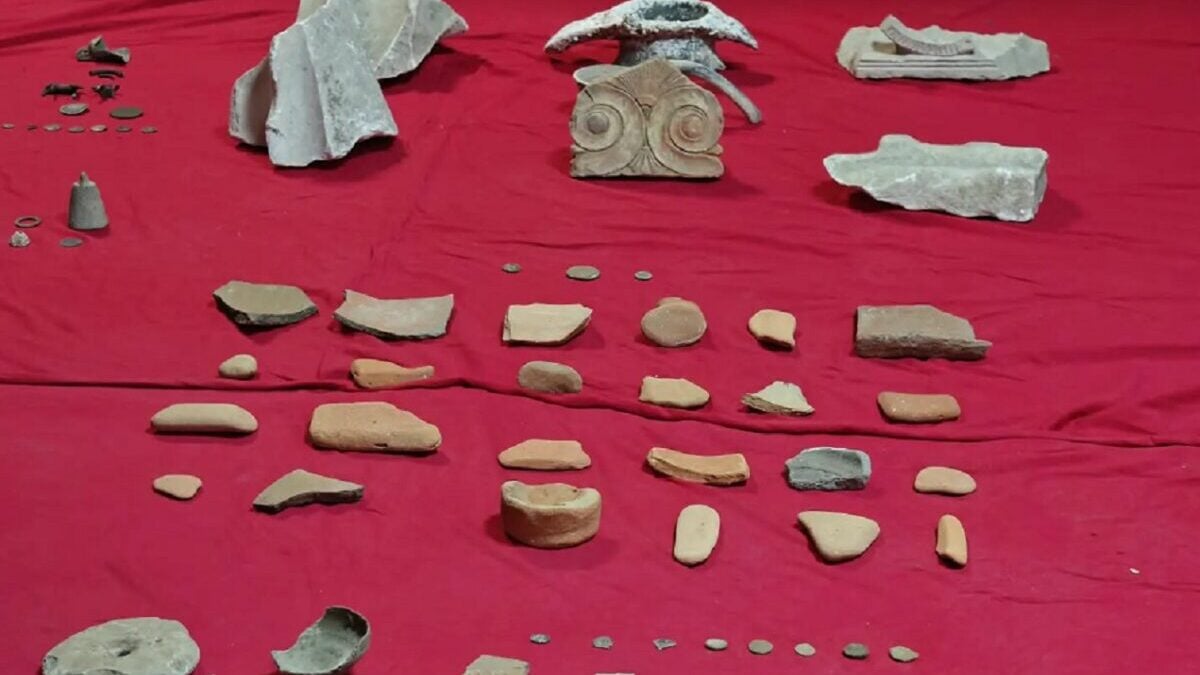 Βόρεια Ελλάδα: Συνελήφθησαν 2 κυκλώματα αρχαιοκαπήλων, με στρατιωτικό – «Jogging», «γυμναστική» και «θαύμα» οι κωδικές λέξεις 1 Βόρεια Ελλάδα: Συνελήφθησαν 2 κυκλώματα αρχαιοκαπήλων, με στρατιωτικό – «Jogging», «γυμναστική» και «θαύμα» οι κωδικές λέξεις