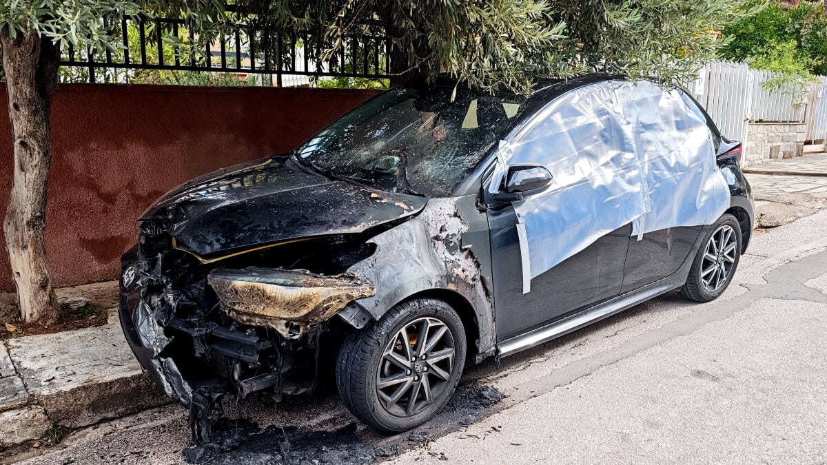 Λευκάδα: Συνελήφθη αξιωματικός του Πολεμικού Ναυτικού για τους εμπρησμούς σε σπίτια πρώην συντρόφων του 1 Λευκάδα: Συνελήφθη αξιωματικός του Πολεμικού Ναυτικού για τους εμπρησμούς σε σπίτια πρώην συντρόφων του
