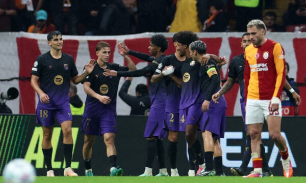 Champions League: Η Μπαρτσελόνα νίκησε 4-1 με ανατροπή τη Γαλατασαράι – Η Βίκινγκ και η Μπριζ εξέπληξαν Μπάγερν και Ίντερ