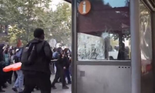 Λιέγη: Συγκρούσεις αστυνομίας με φοιτητές, «άρωμα» Γαλλίας στο Βέλγιο – ΒΙΝΤΕΟ