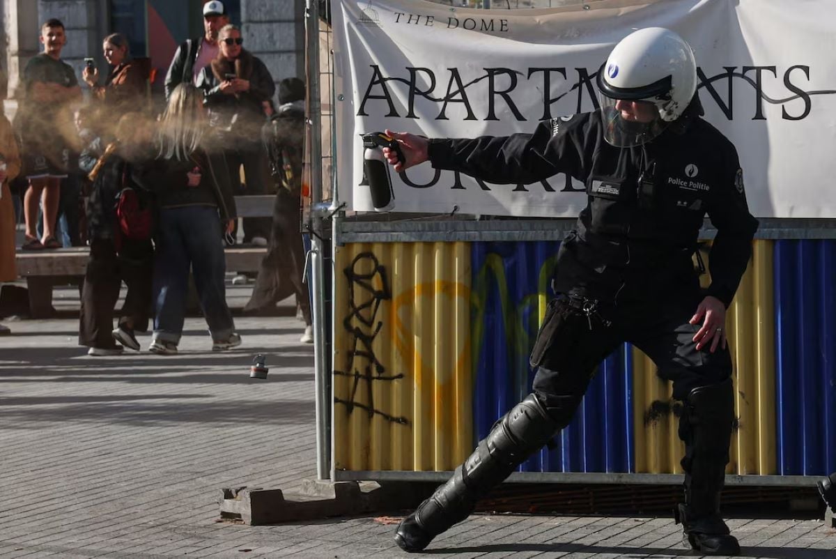 Βέλγιο: Πρόταση για «Χωροφυλακή 2.0» μετά τα βίαια επεισόδια – Ο υπουργός Άμυνας κατηγορεί Ισλαμιστές, Ακροαριστερούς και το TikTok 12 Βέλγιο: Πρόταση για «Χωροφυλακή 2.0» μετά τα βίαια επεισόδια – Ο υπουργός Άμυνας κατηγορεί Ισλαμιστές, Ακροαριστερούς και το TikTok