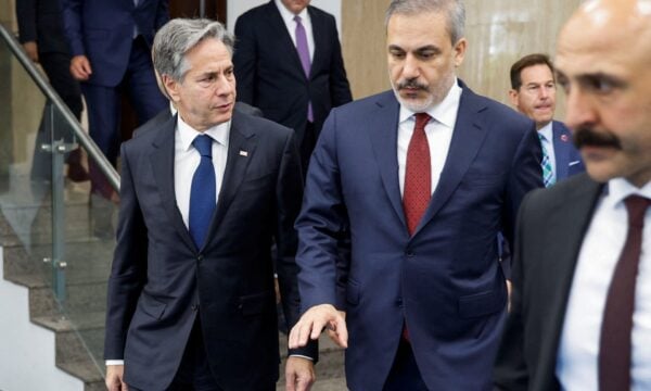Μέση Ανατολή: Ανησυχία των ΥΠΕΞ στη σύνοδο της Κωνσταντινούπολης – Τι είπε ο Φιντάν για νέα επίθεση στο Ιράν