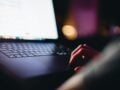 Γαλλία: Αρχές έκλεισαν πλατφόρμα που πουλούσε κλεμμένο ερωτικό υλικό περισσότερων από 17.000 γυναικών – Και ανήλικες στα θύματα