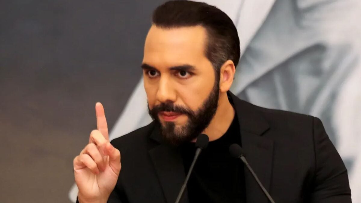 Αϊτή: Ο Μπουκέλε απειλεί τις συμμορίες μετά την απαγωγή τεσσάρων Σαλβαδοριανών στρατιωτικών 1 Αϊτή: Ο Μπουκέλε απειλεί τις συμμορίες μετά την απαγωγή τεσσάρων Σαλβαδοριανών στρατιωτικών