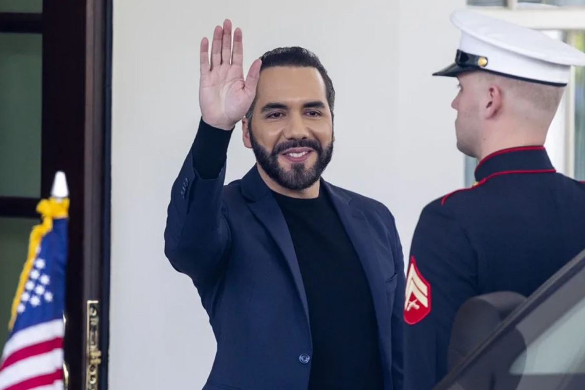 Ελ Σαλβαδόρ: Ο Μπουκέλε ζητά νέα προεδρική θητεία μετά την αμφιλεγόμενη συνταγματική μεταρρύθμιση