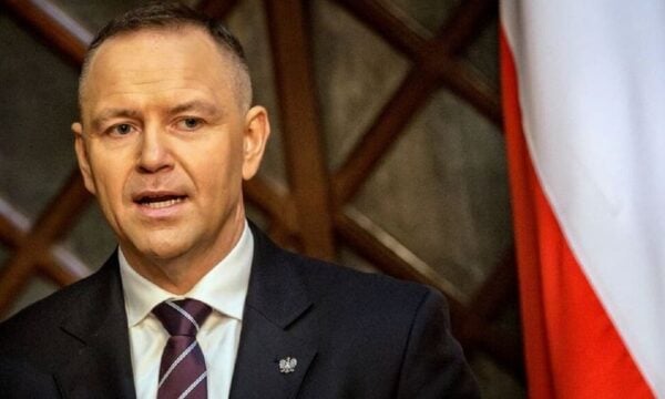 Πολωνία: Πολιτική κρίση μετά την επέμβαση της αστυνομίας στο Συνταγματικό Δικαστήριο – Έκτακτη σύσκεψη του προέδρου με τα κόμματα