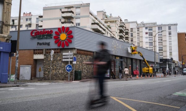 Casino: Η γαλλική αλυσίδα σούπερ μάρκετ μετονομάζεται σε Plesio για να πλησιάσει τους καταναλωτές