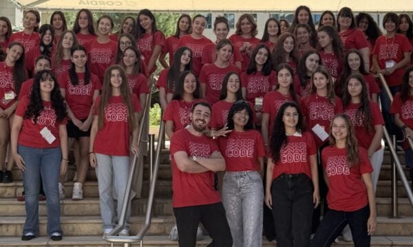Code Like a Girl: Κορίτσια γράφουν κώδικα και χτίζουν τον αυριανό ψηφιακό κόσμο