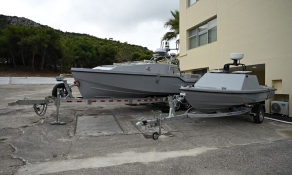 USV Saronic Corsair: Το drone επιφανείας που προμηθεύεται το Πολεμικό Ναυτικό – Η δράση του στην επιχείρηση «Epic Fury» των ΗΠΑ στο Ιράν